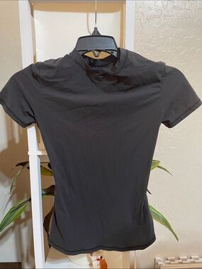 SKIMS Black Short Sleeve Form Fitting Crewneck Tee
